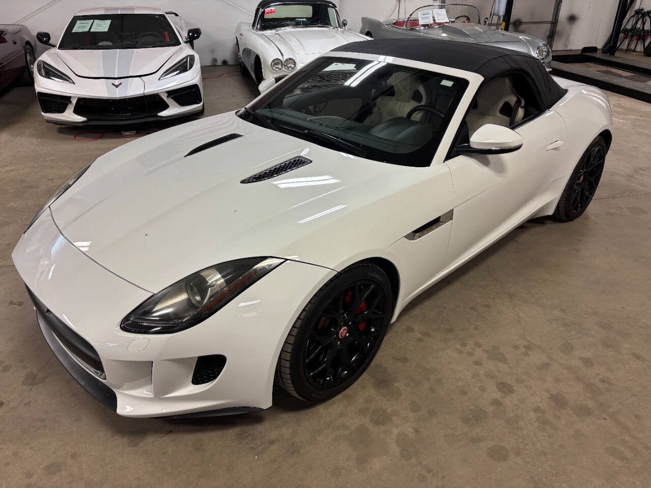 Used 2014 Jaguar F-TYPE Convertible RWD image 21