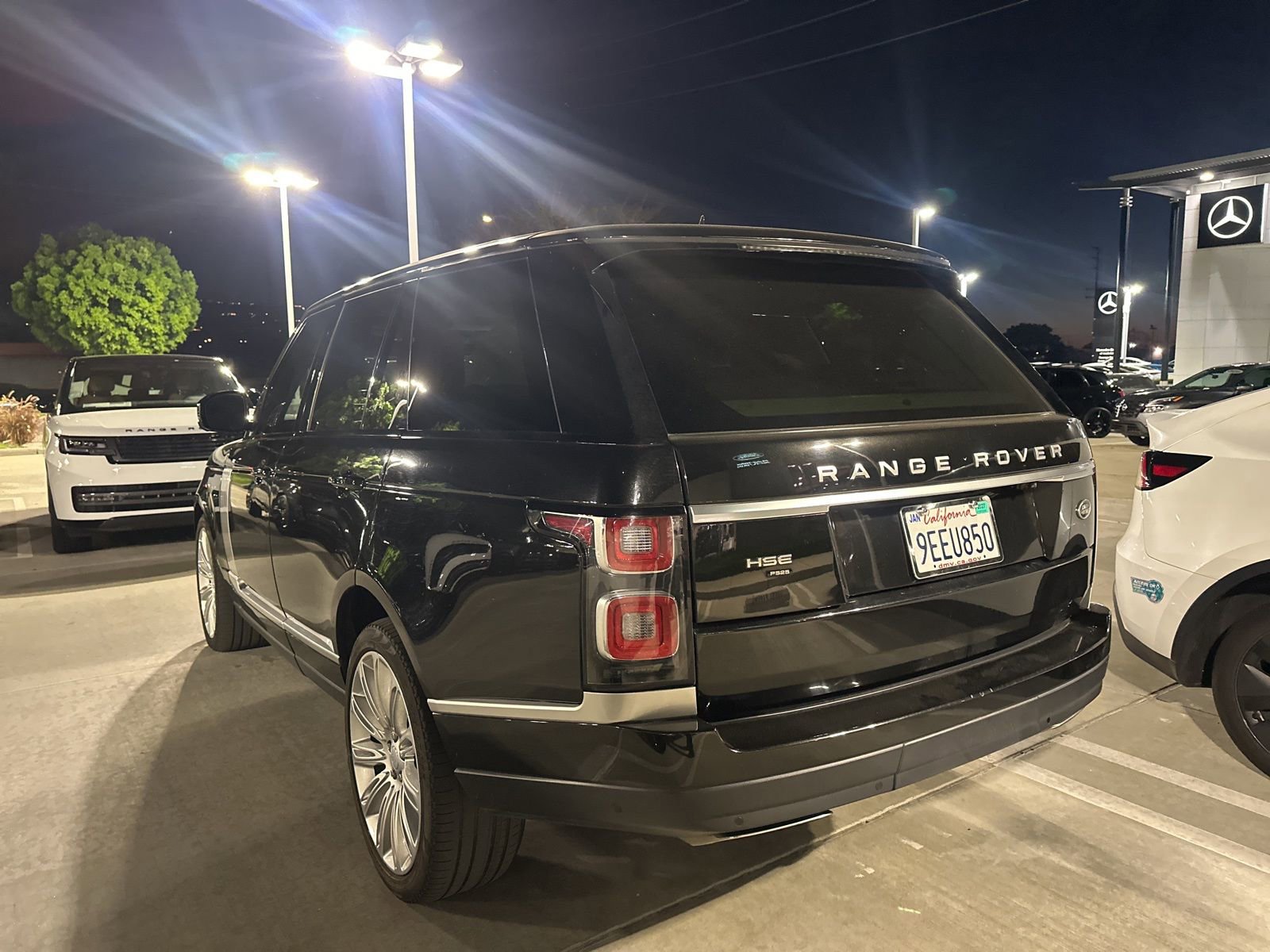 Used 2020 Land Rover Range Rover HSE image 4