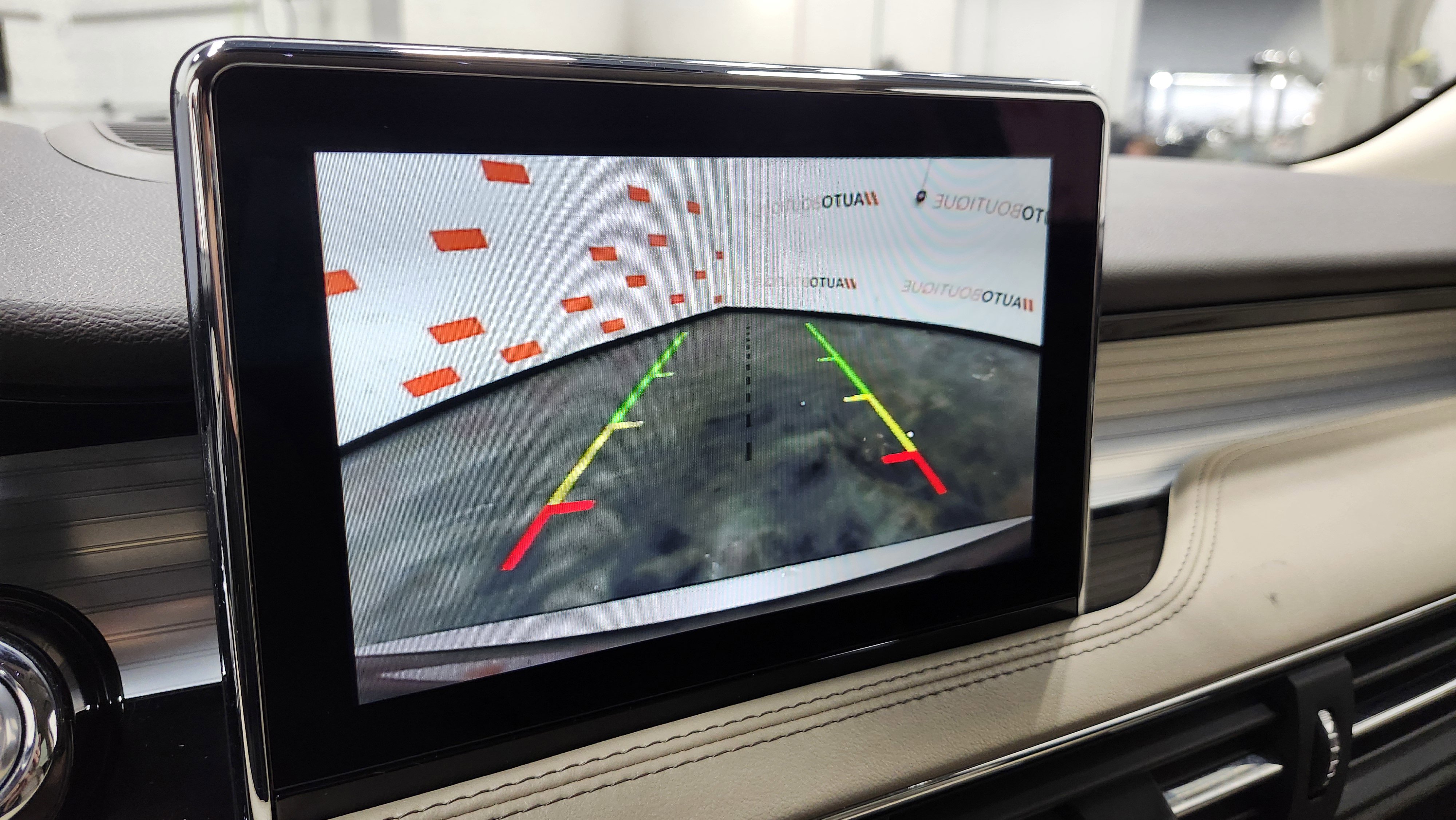 Used 2020 Lincoln Corsair FWD image 2