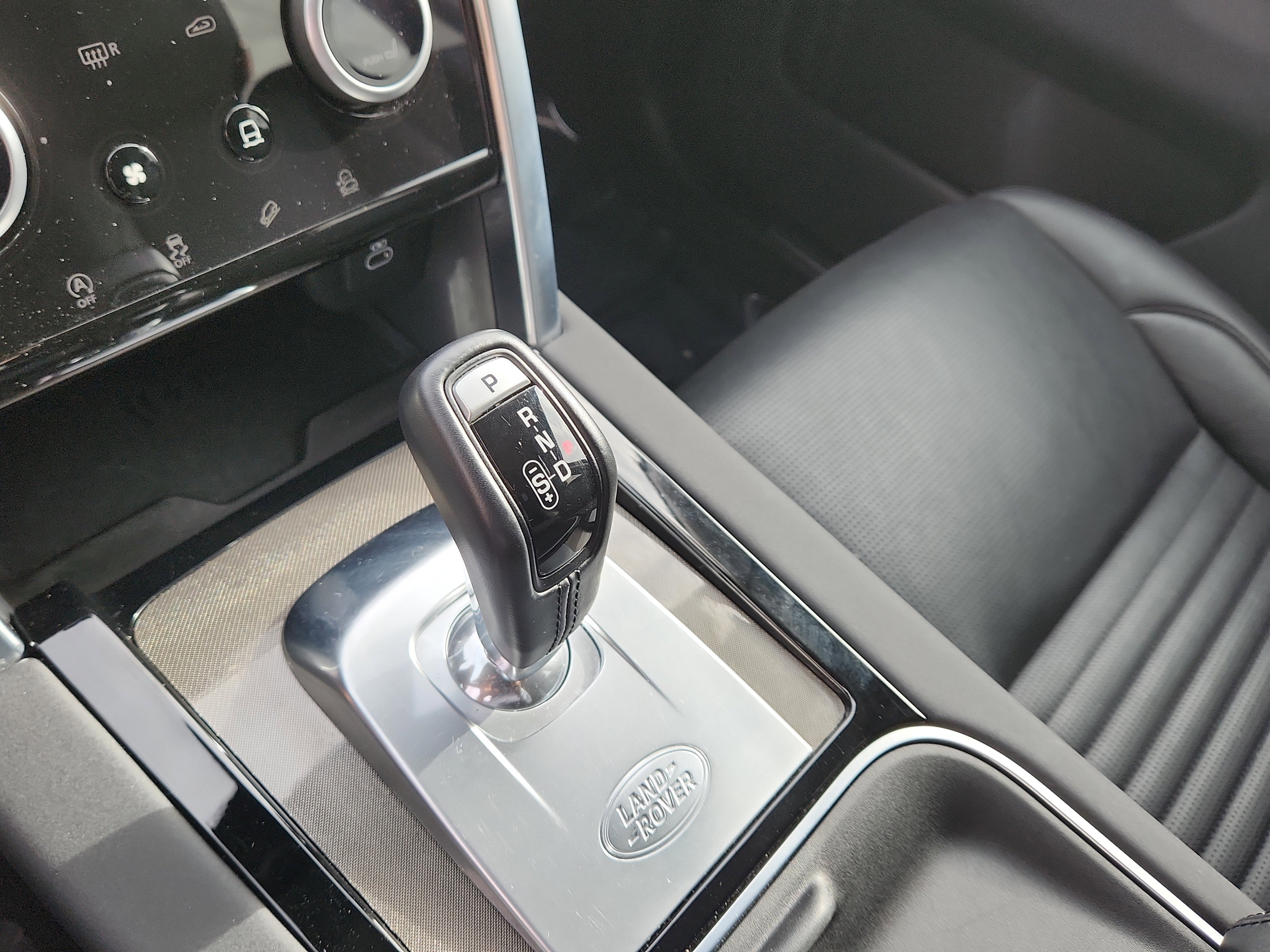 Used 2023 Land Rover Discovery Sport SE image 29