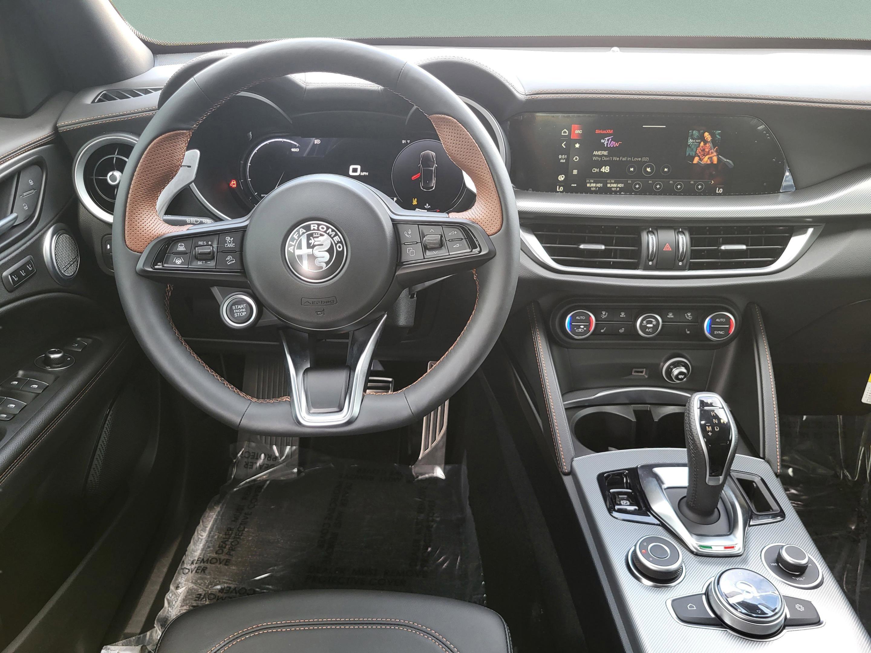 New 2025 Alfa Romeo Stelvio Sprint image 39