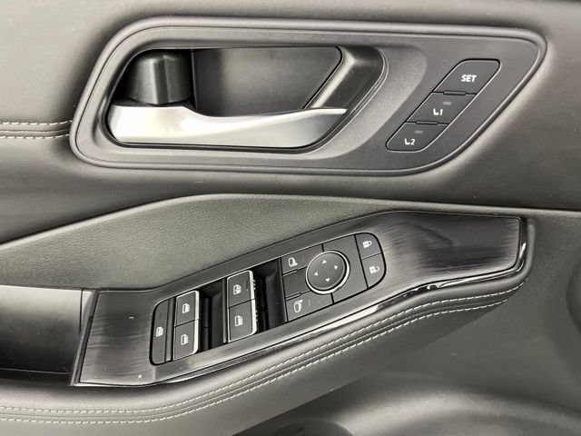 Used 2023 Nissan Rogue SL w/ SL Premium Package FWD image 32