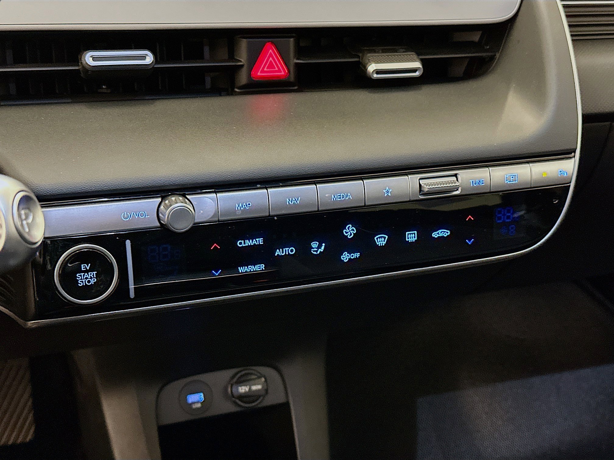 Used 2024 Hyundai Ioniq 5 SE image 24