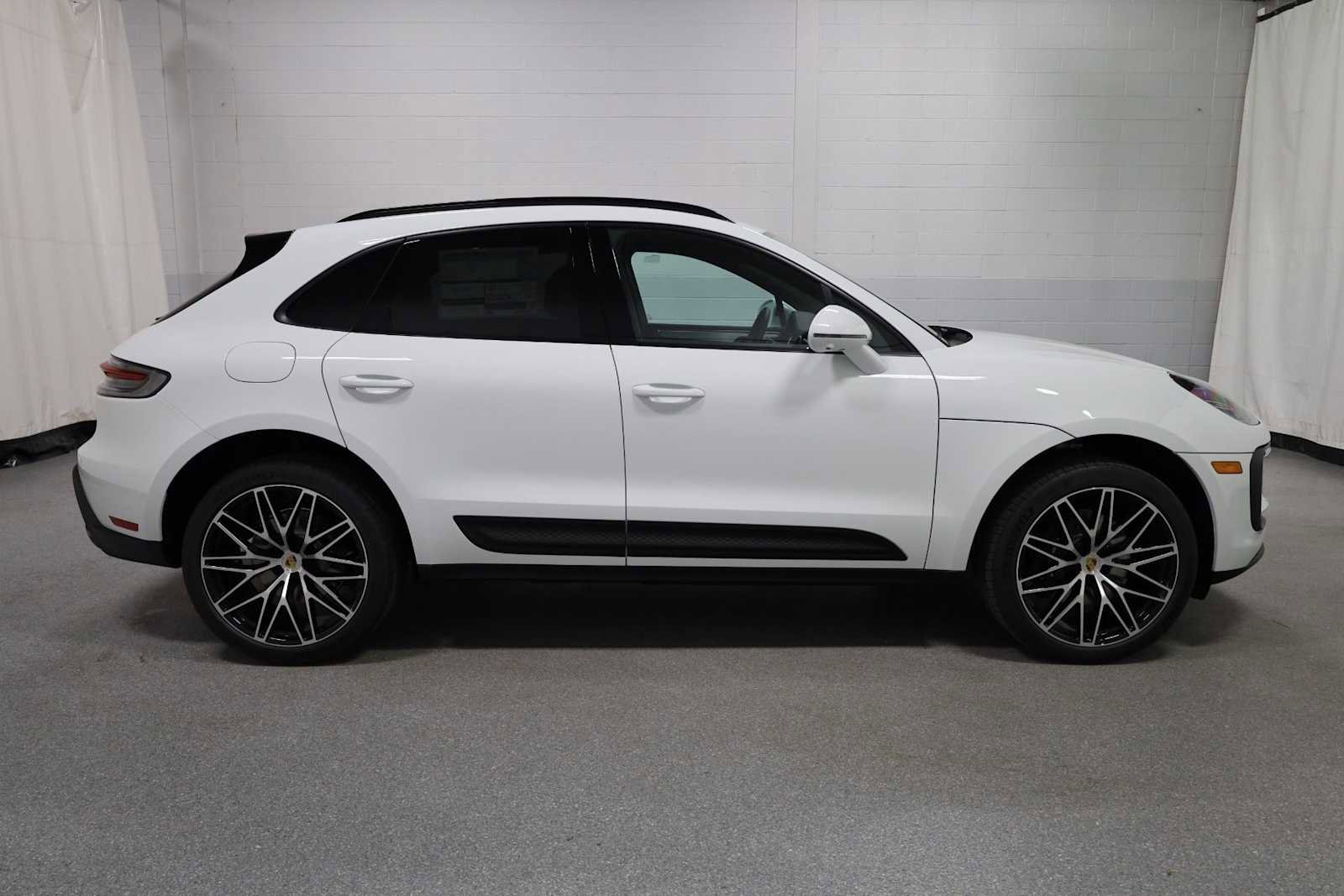 New 2026 Porsche Macan image 10