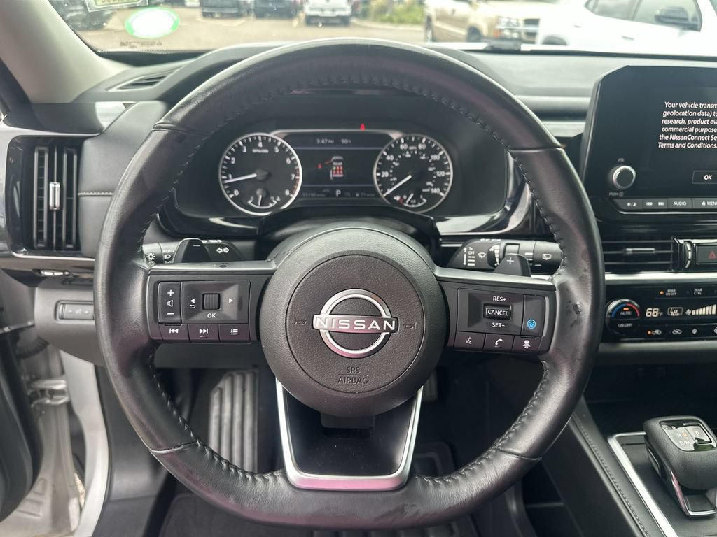 Used 2024 Nissan Pathfinder SV AWD/4WD image 27
