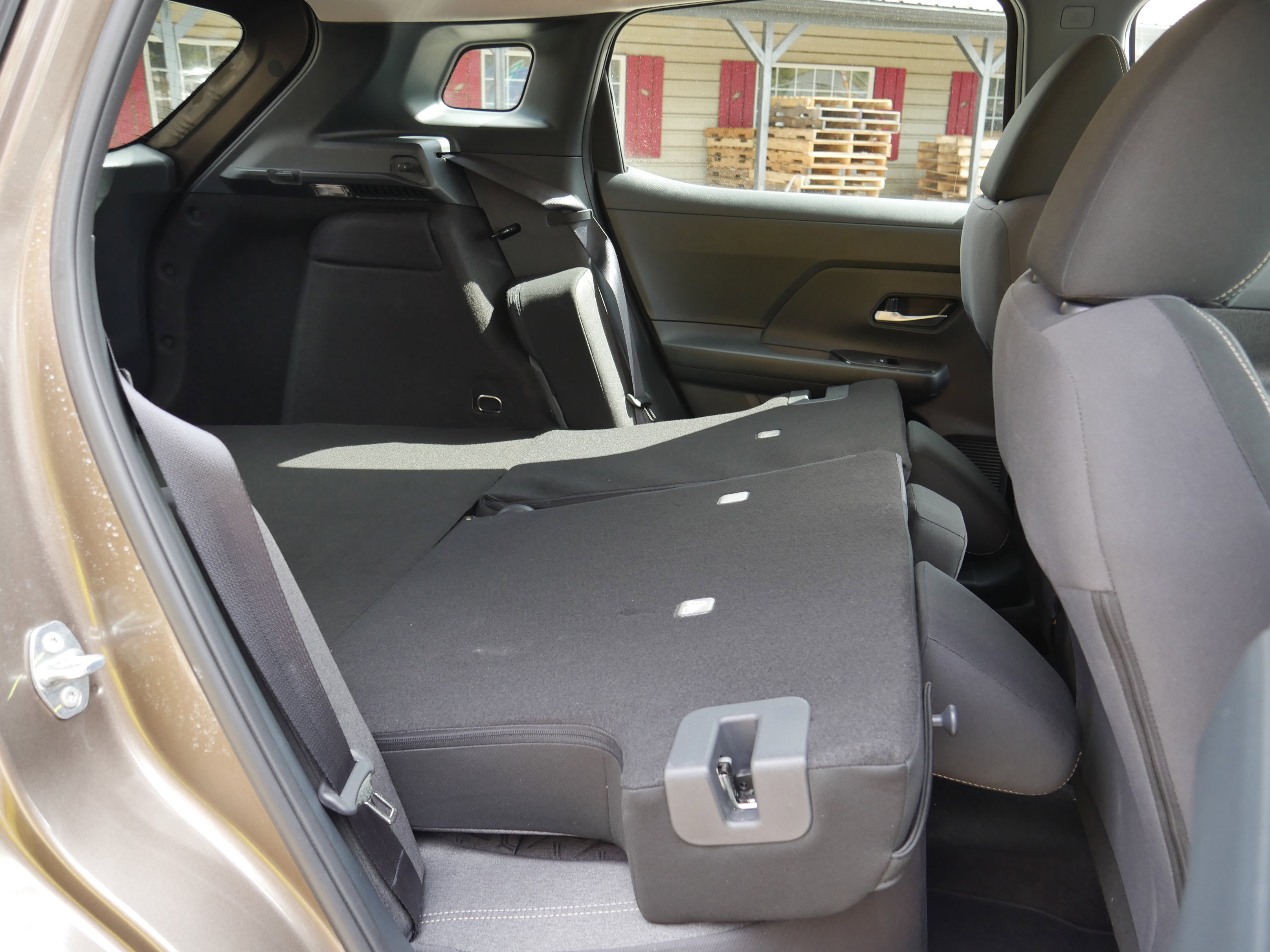 Used 2025 Nissan Kicks SV AWD/4WD image 23