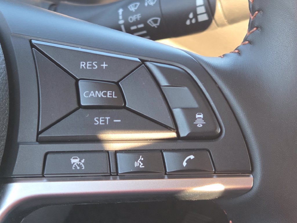 Certified 2025 Nissan Sentra SR FWD image 14