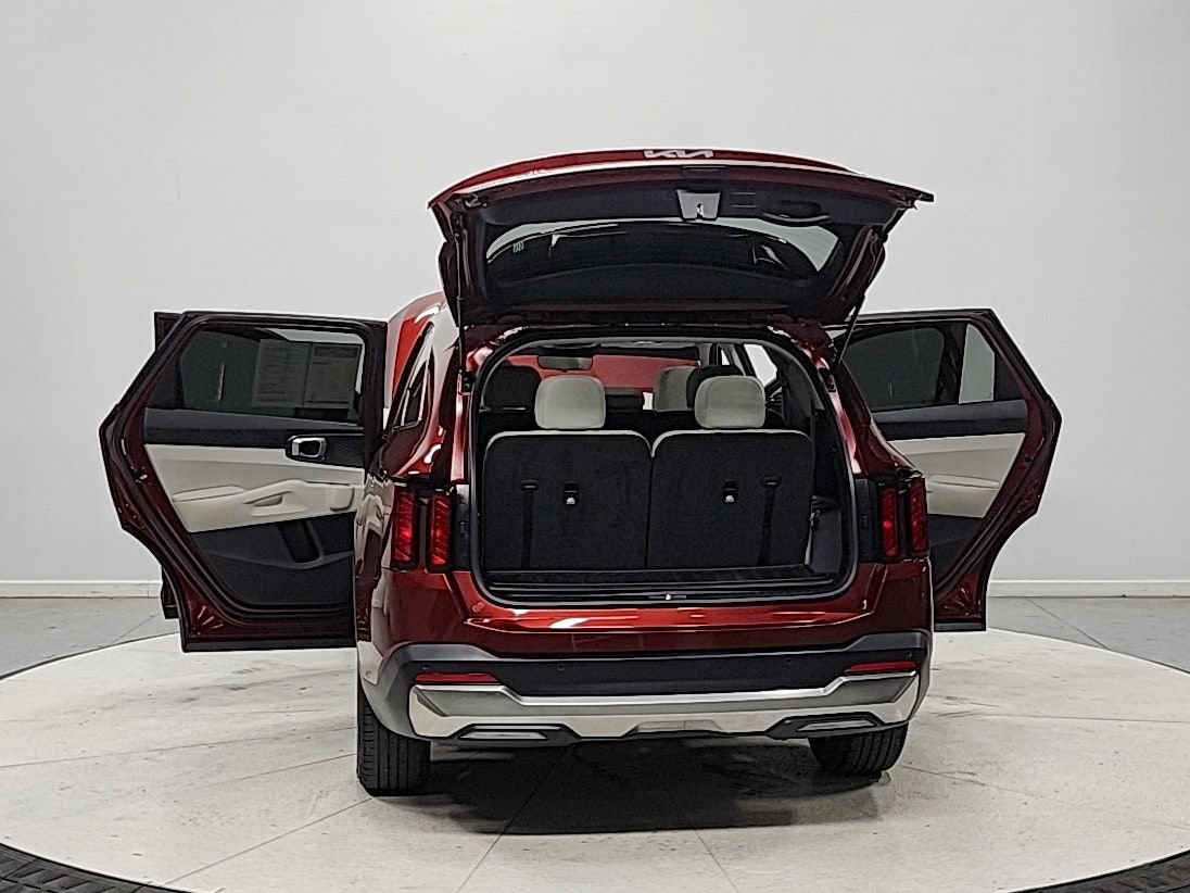 Used 2025 Kia Sorento S w/ Panoramic Sunroof Package FWD image 15