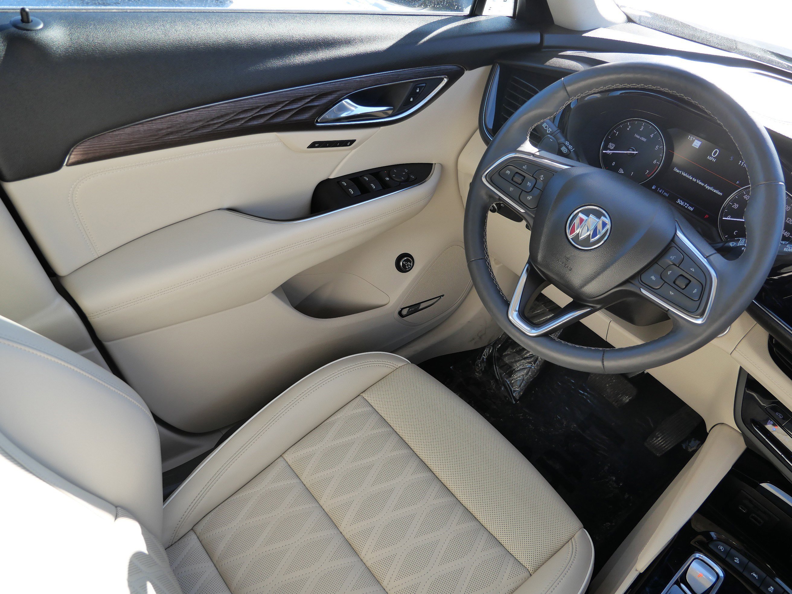 Used 2023 Buick Envision Avenir image 9