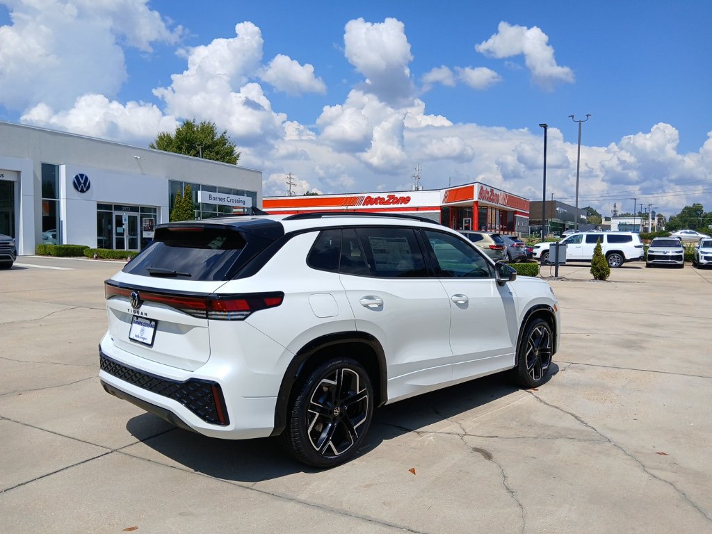 New 2026 Volkswagen Tiguan SE R-Line FWD image 7