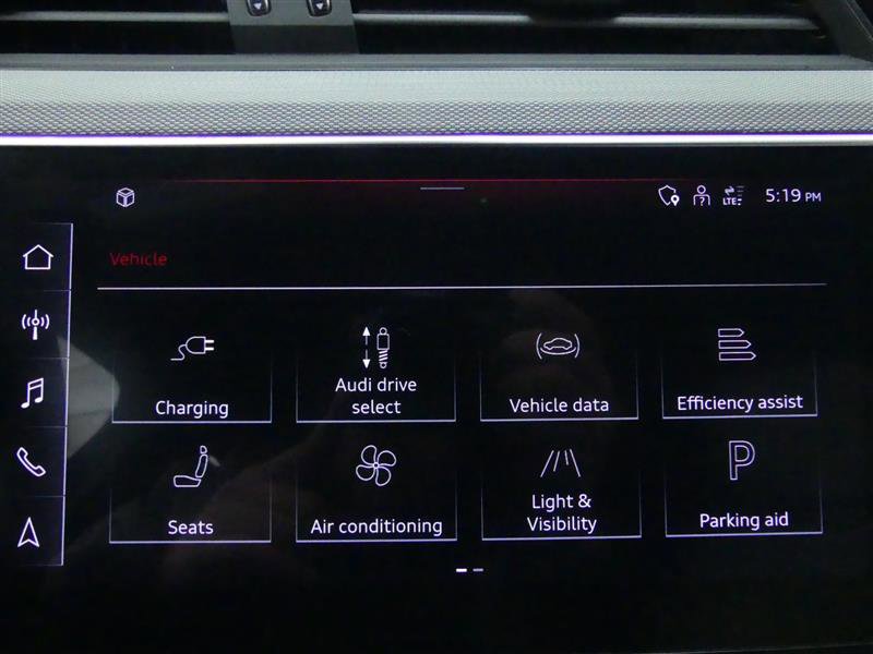 Used 2024 Audi Q8 e-tron Prestige image 15