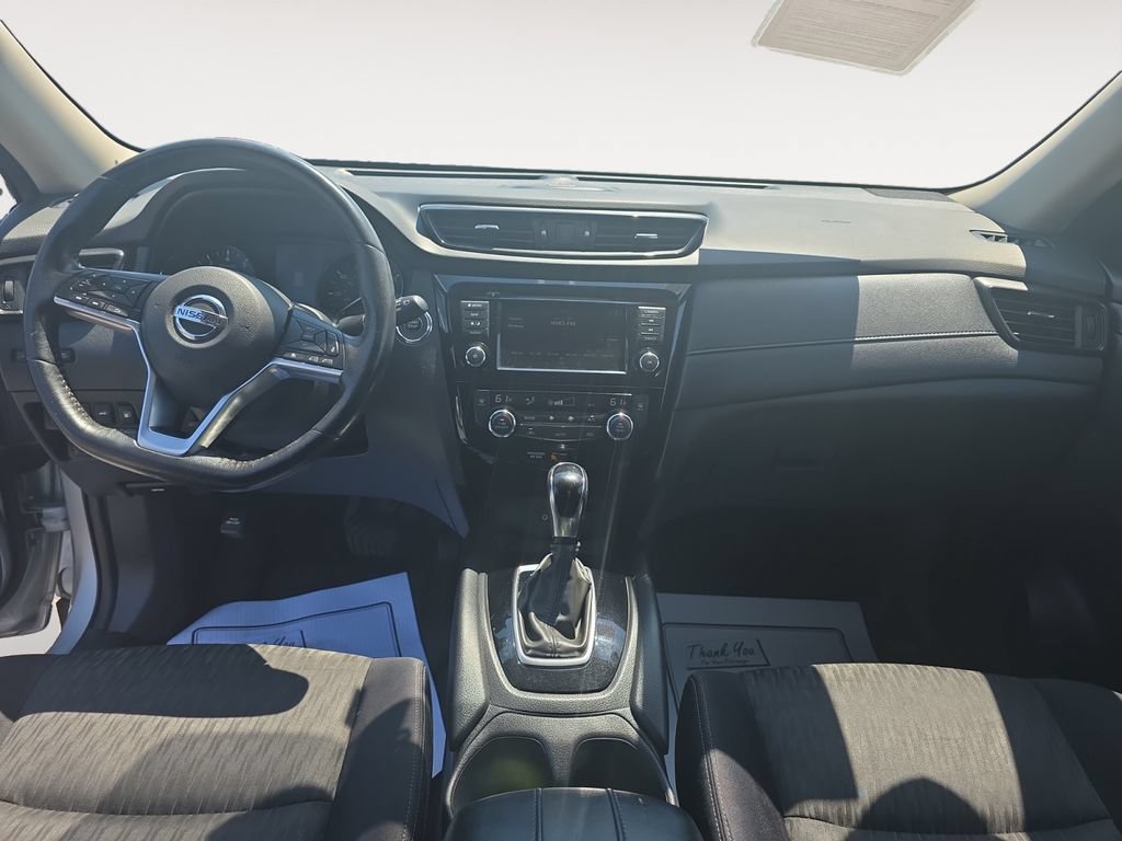 Used 2018 Nissan Rogue SV w/ Sun & Sound Touring Package AWD/4WD image 11