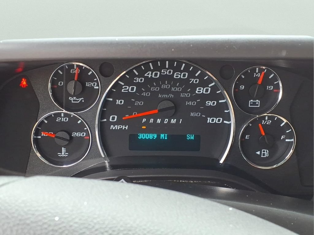 Used 2024 Chevrolet Express 3500 LT w/ LT Preferred Equipment Group RWD image 11