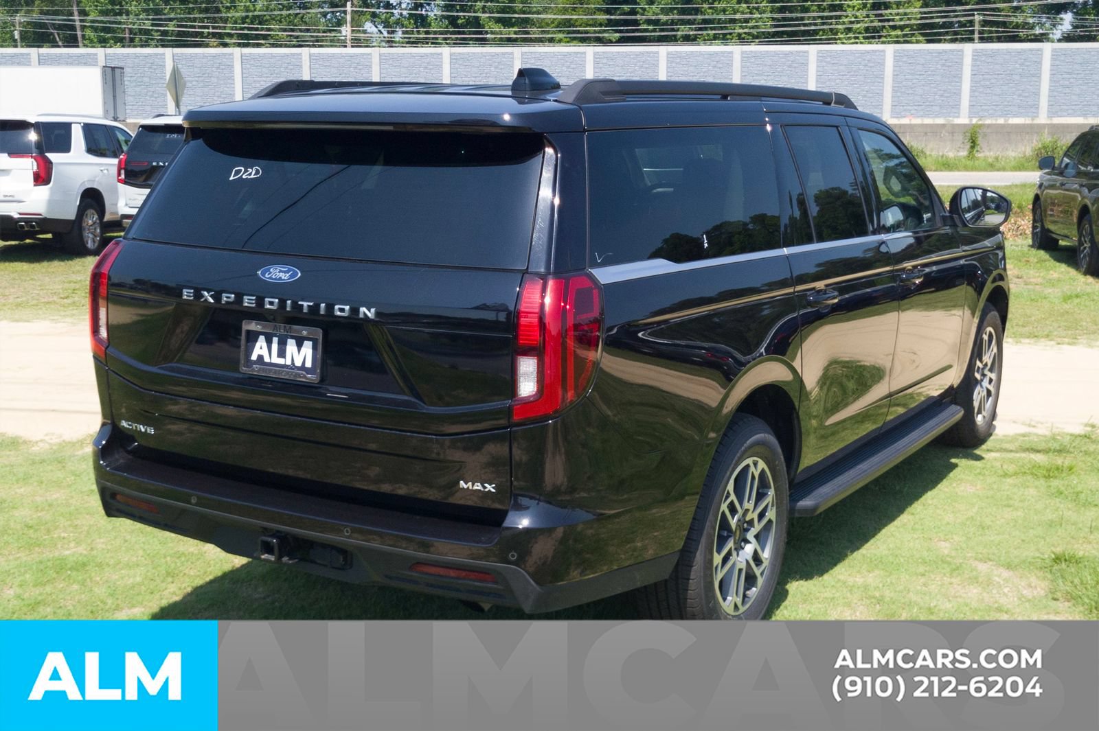 Used 2025 Ford Expedition Max Active AWD/4WD image 5