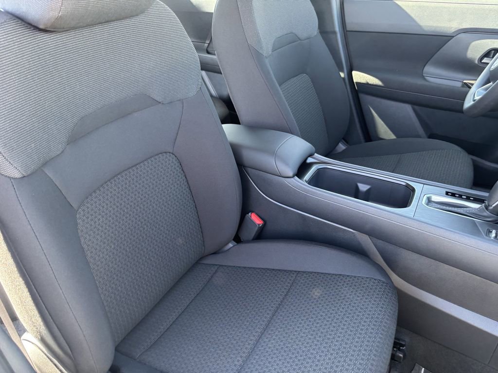 New 2026 Nissan Kicks S image 8