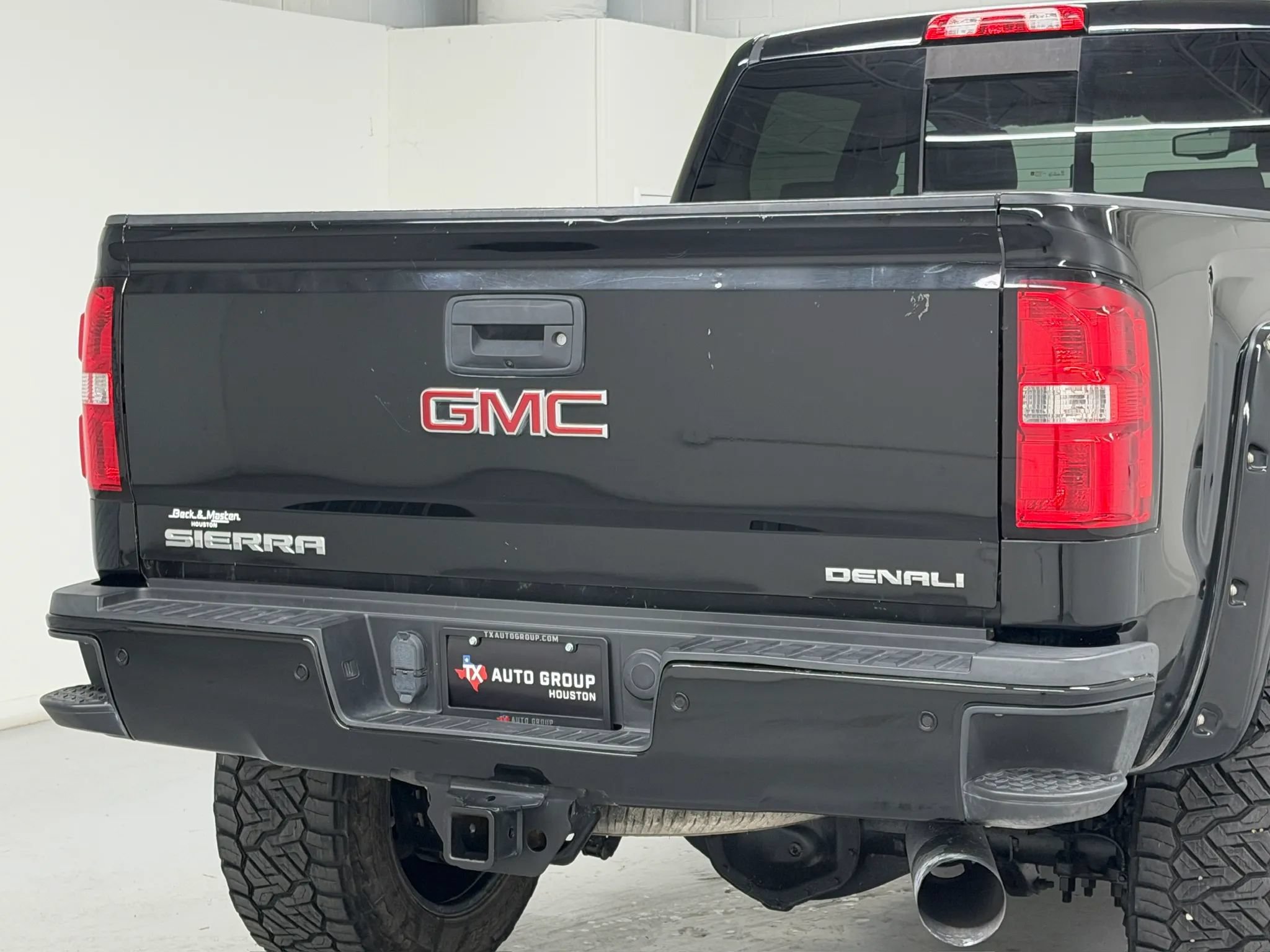 Used 2018 GMC Sierra 2500 Denali w/ Duramax Plus Package AWD/4WD image 86