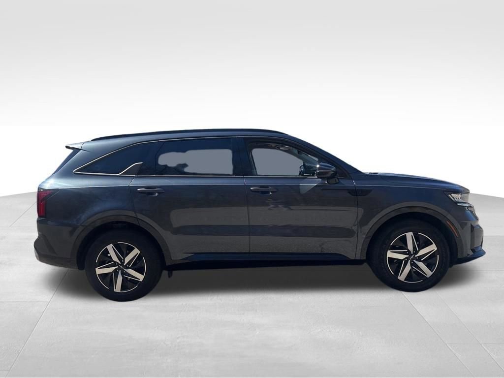 Used 2022 Kia Sorento S image 8
