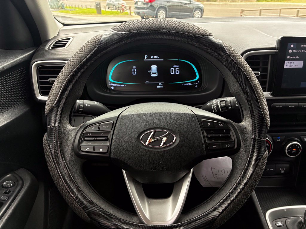 Used 2025 Hyundai Venue SE FWD image 13