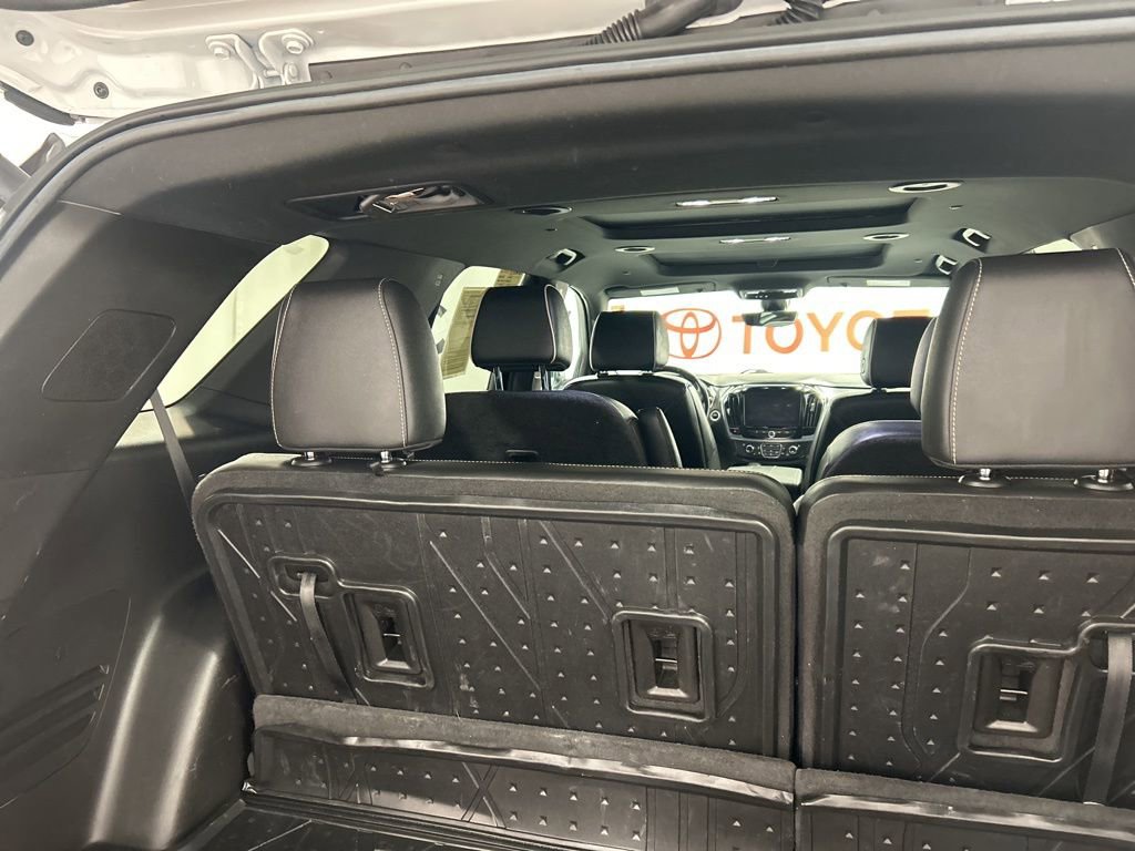 Used 2022 Chevrolet Traverse Premier w/ Redline Edition AWD/4WD image 18