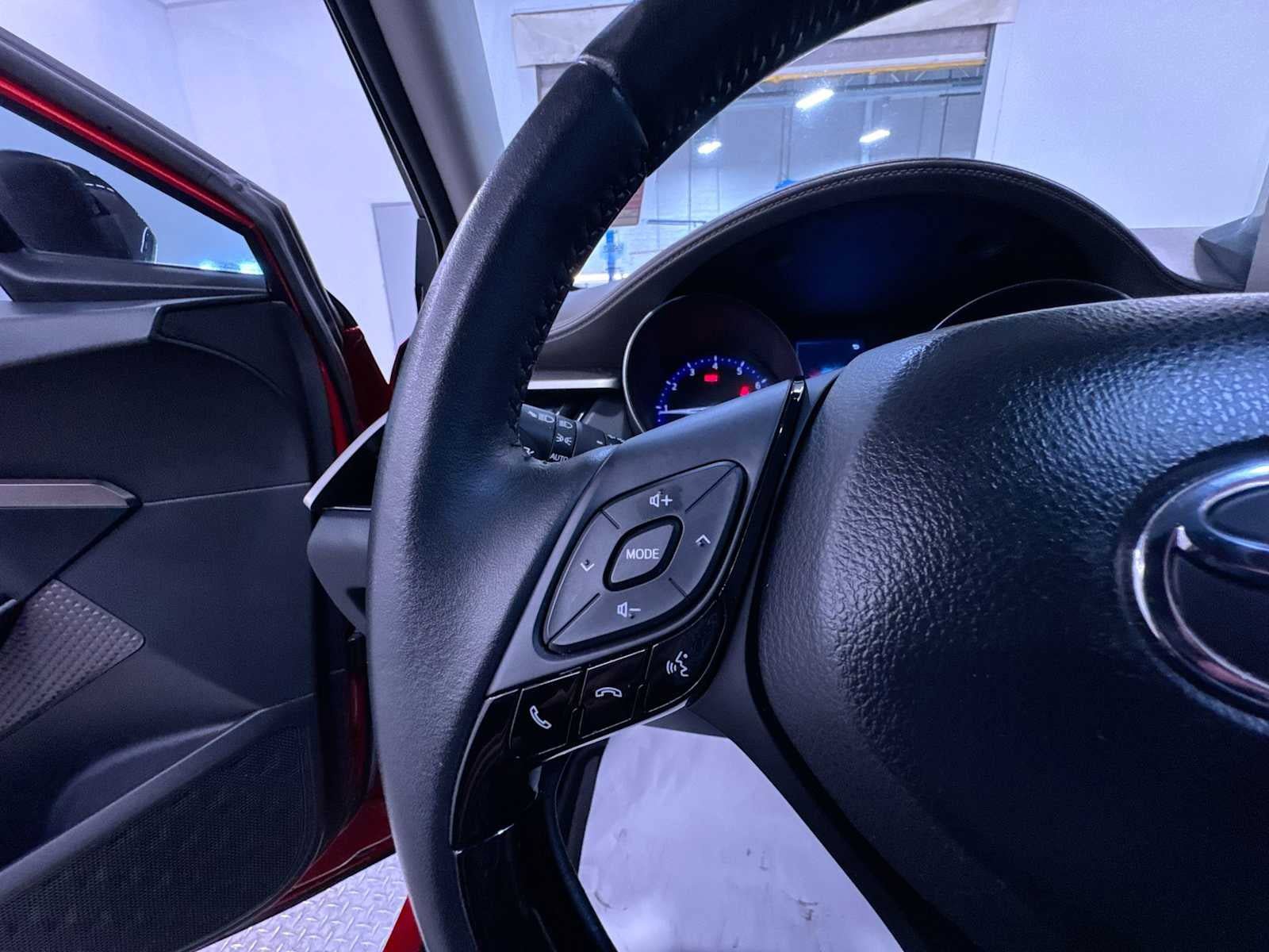 Used 2021 Toyota C-HR Limited FWD image 20