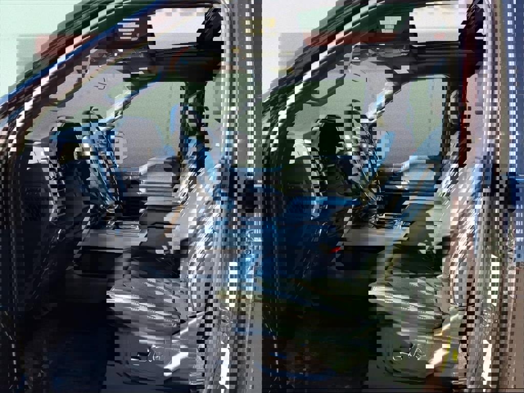 Used 2019 Ford F150 Platinum w/ Equipment Group 701A Luxury image 17