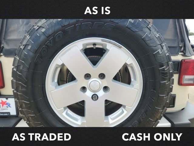 Used 2011 Jeep Wrangler Sahara w/ Connectivity Group image 11