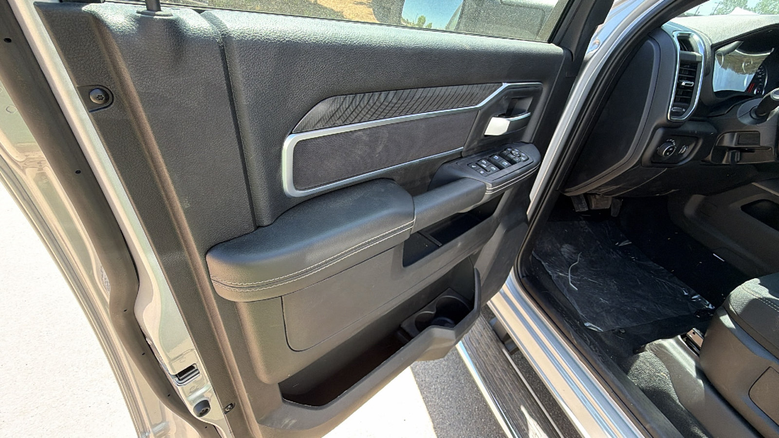 New 2026 RAM 2500 Big Horn AWD/4WD image 14