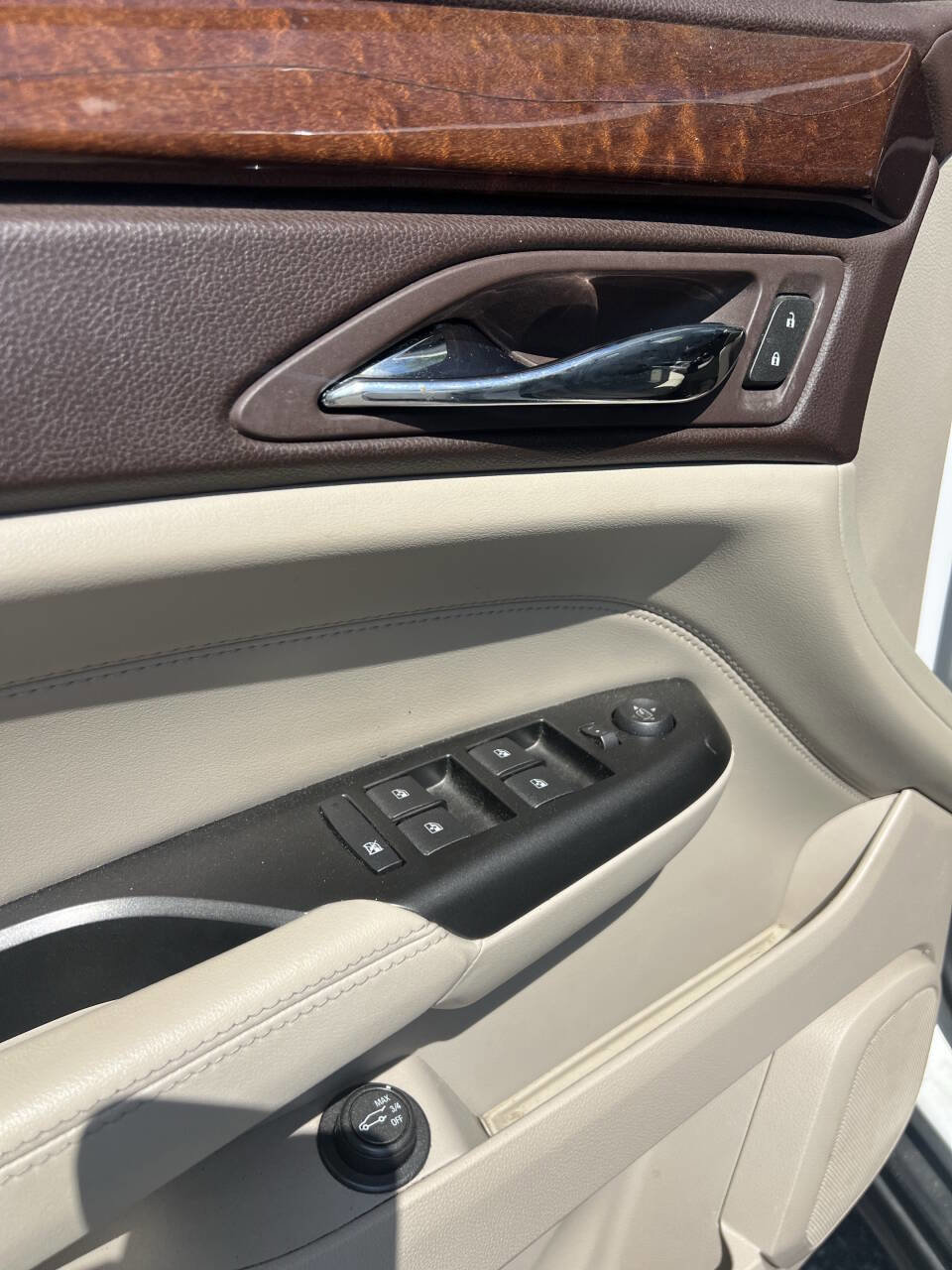 Used 2013 Cadillac SRX Luxury w/ Driver Awareness Package image 37