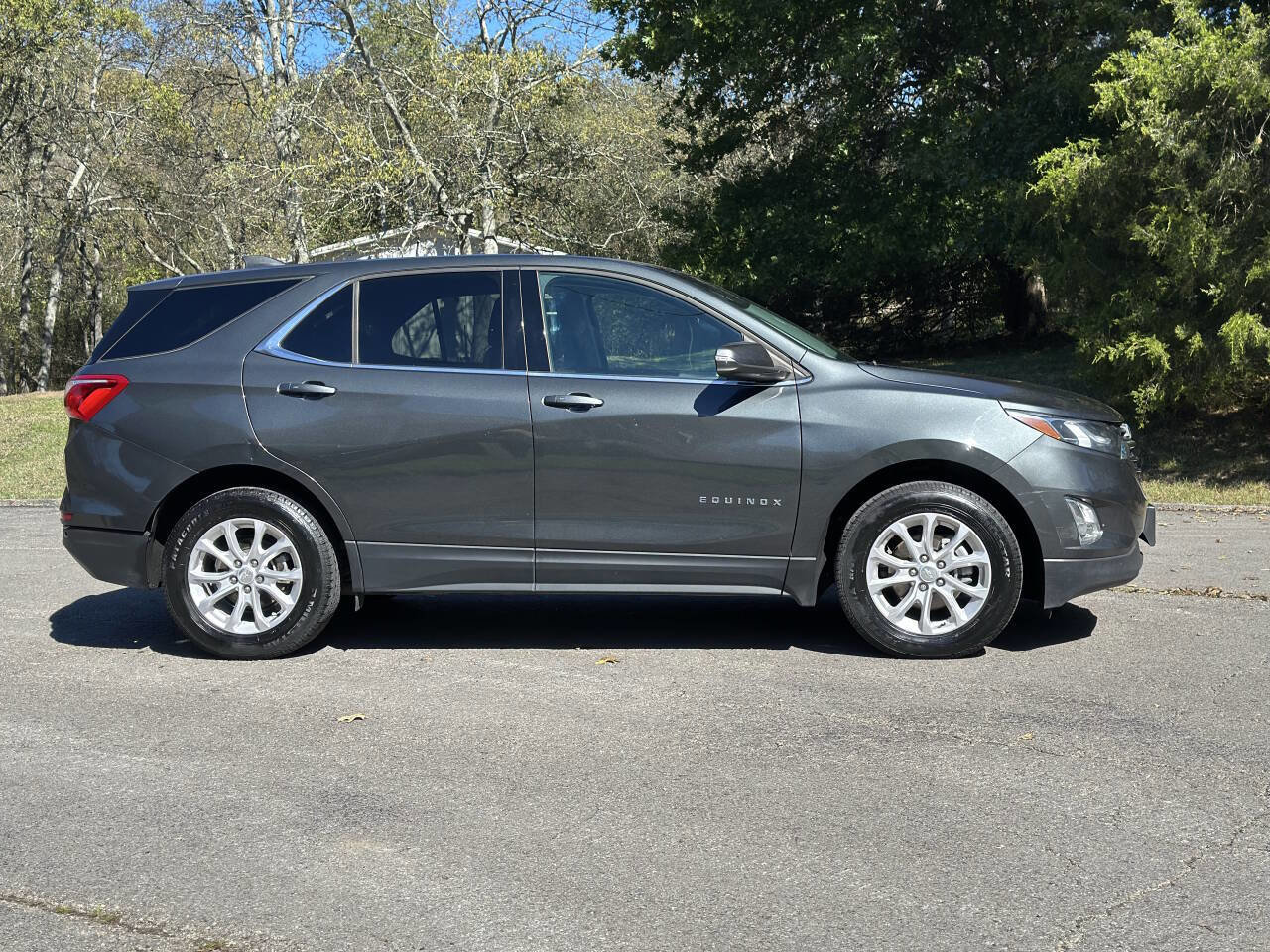Used 2019 Chevrolet Equinox LT w/ Driver Convenience Package image 6