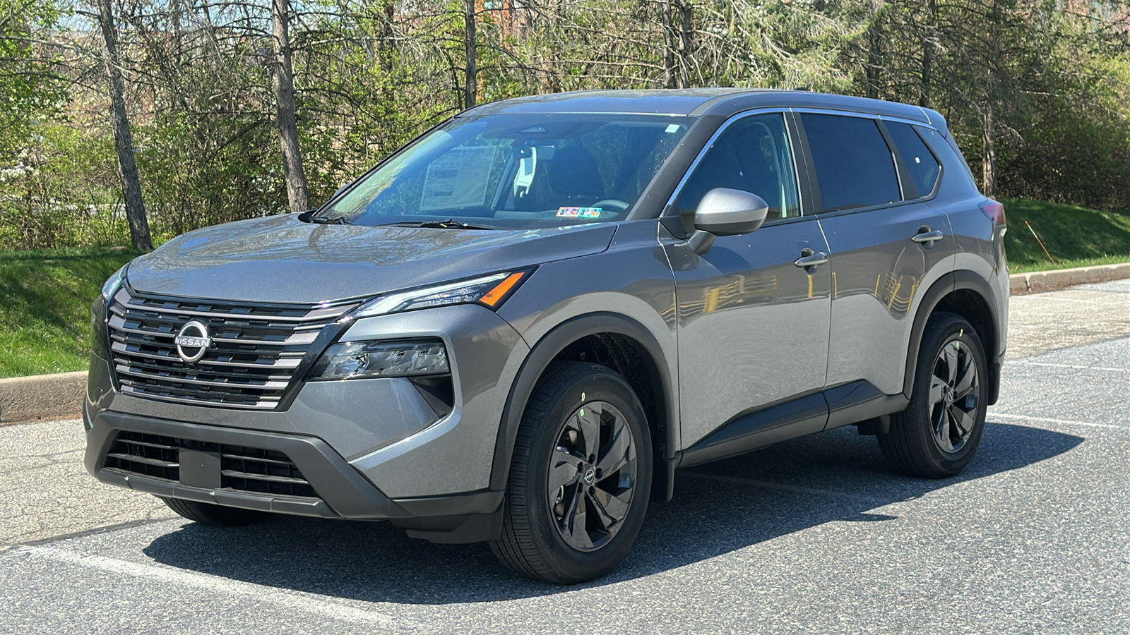 New 2026 Nissan Rogue SV w/ Cold Weather Package AWD/4WD image 2