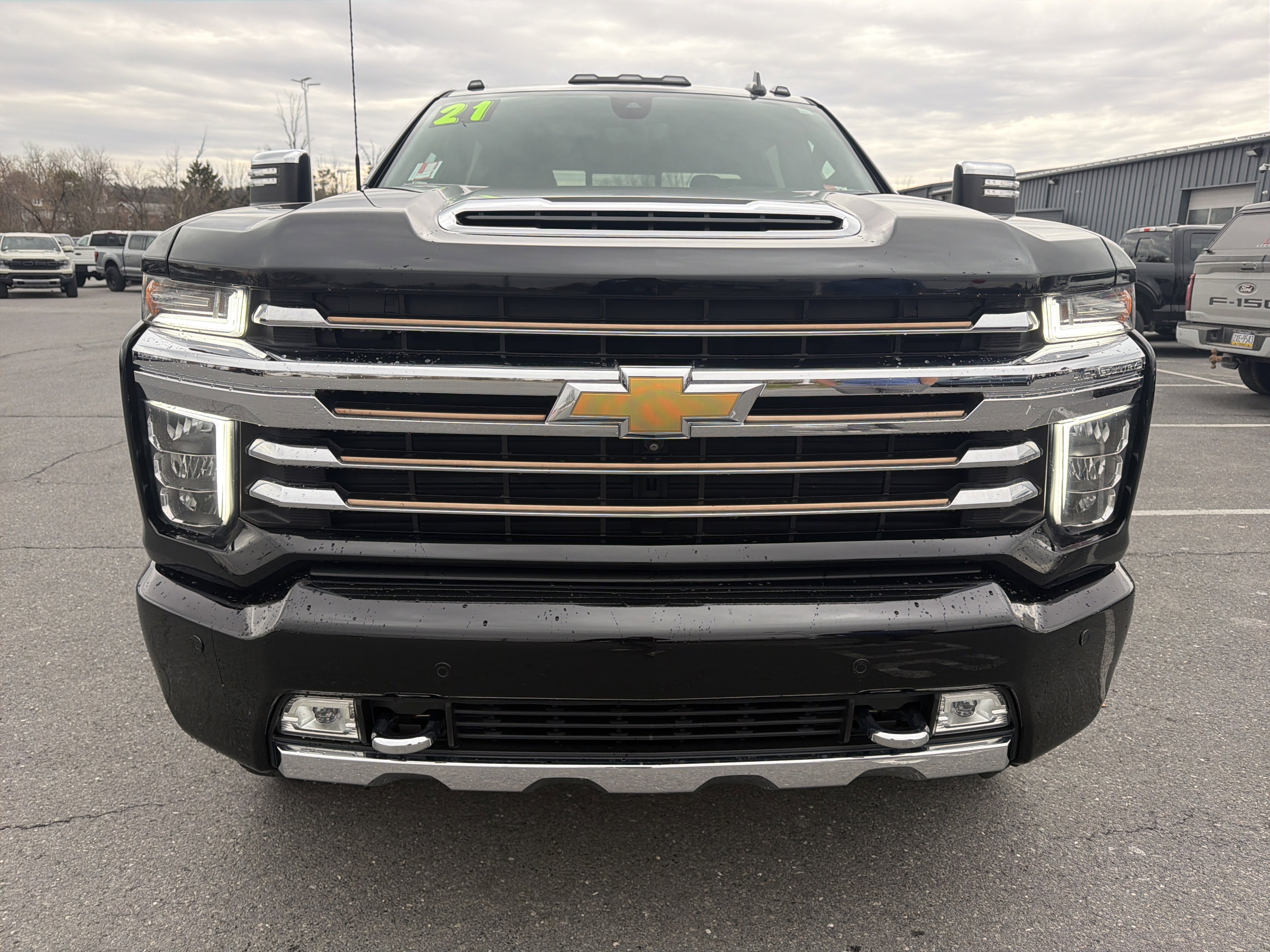 Used 2021 Chevrolet Silverado 2500 High Country w/ Technology Package image 9