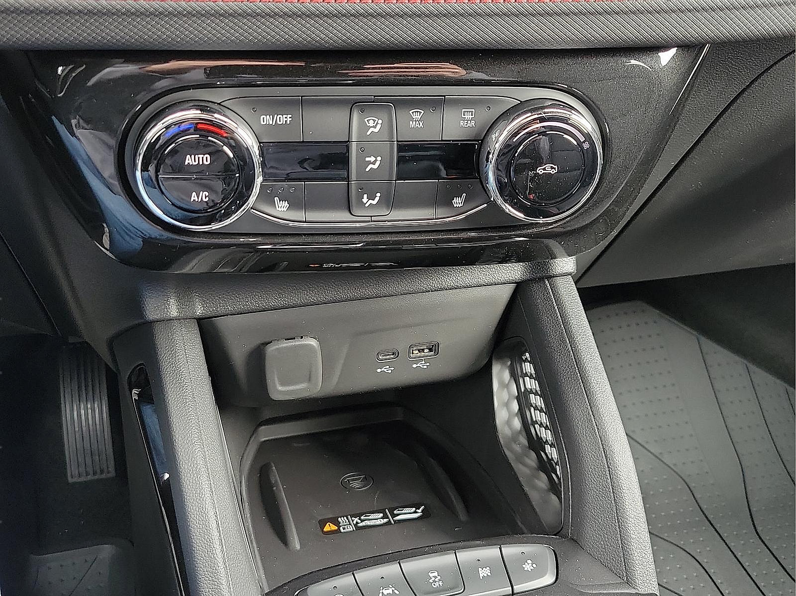 Used 2025 Chevrolet TrailBlazer RS w/ Convenience Package FWD image 16