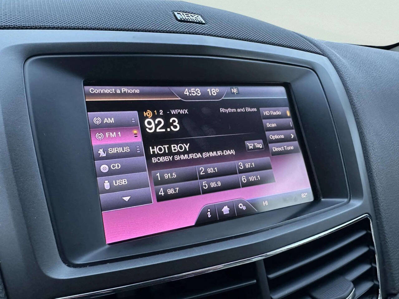 Used 2013 Lincoln MKT AWD image 37