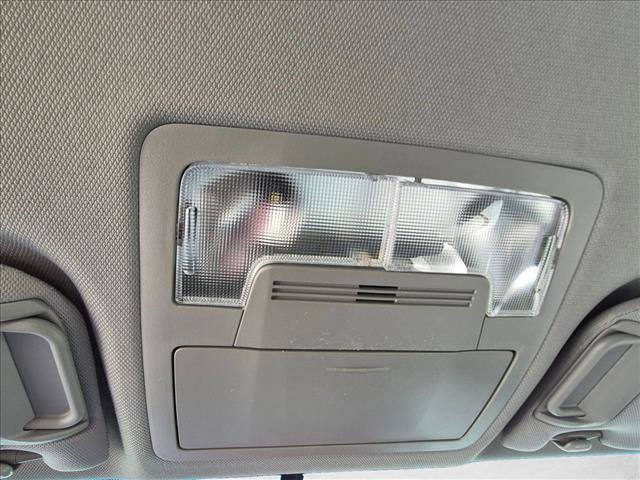 Used 2017 Toyota Camry XLE FWD image 13
