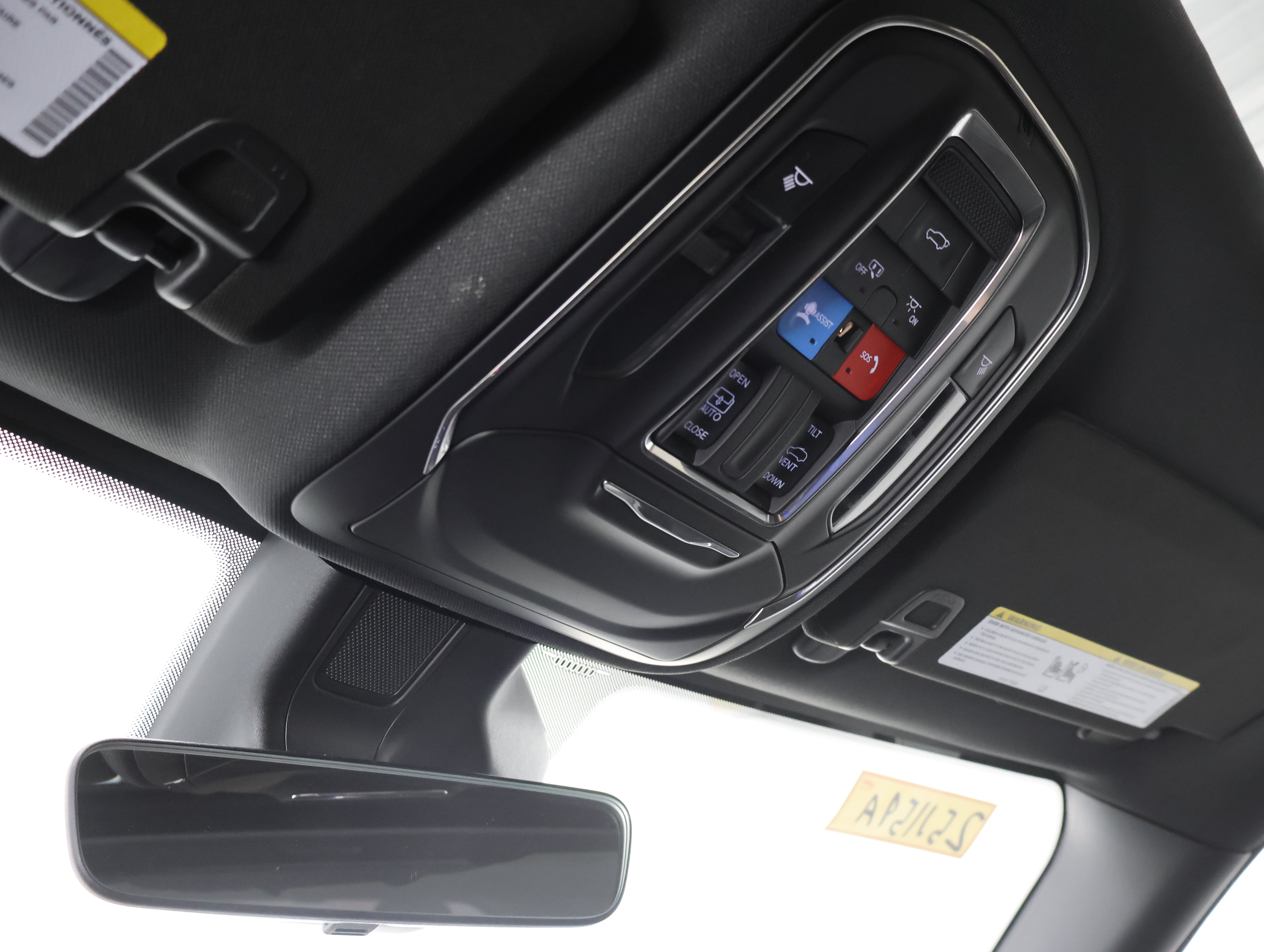 Used 2025 Jeep Grand Cherokee L Altitude AWD/4WD image 13