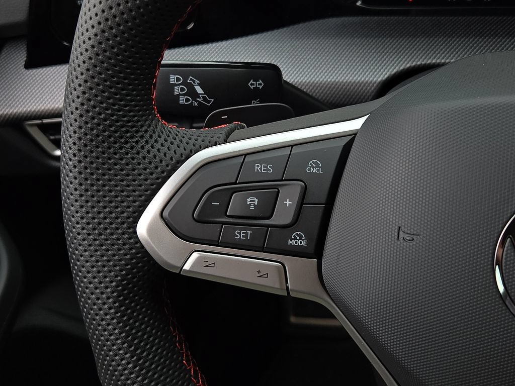 Certified 2025 Volkswagen GTI SE FWD image 22