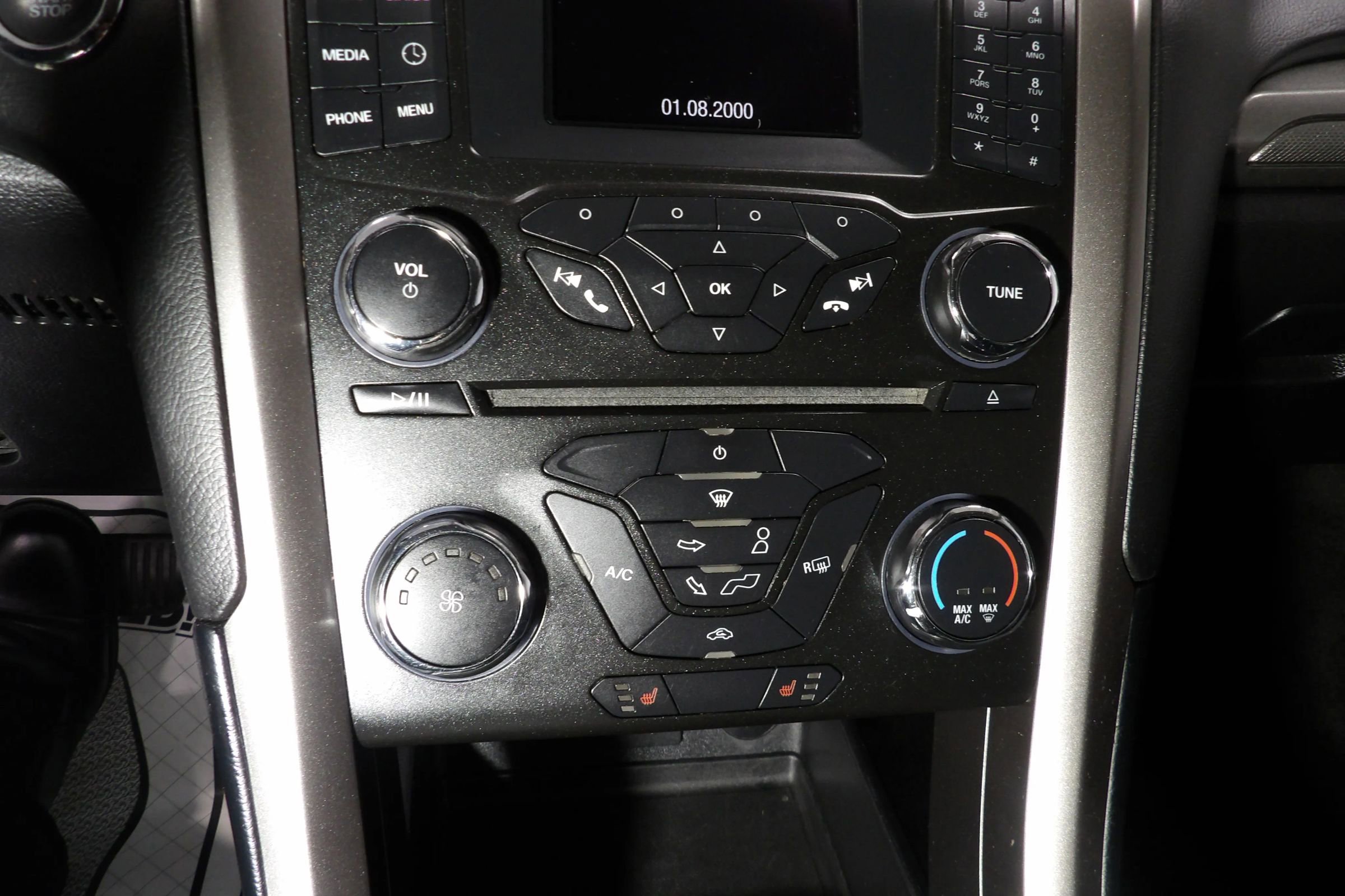 Used 2018 Ford Fusion SE FWD image 14
