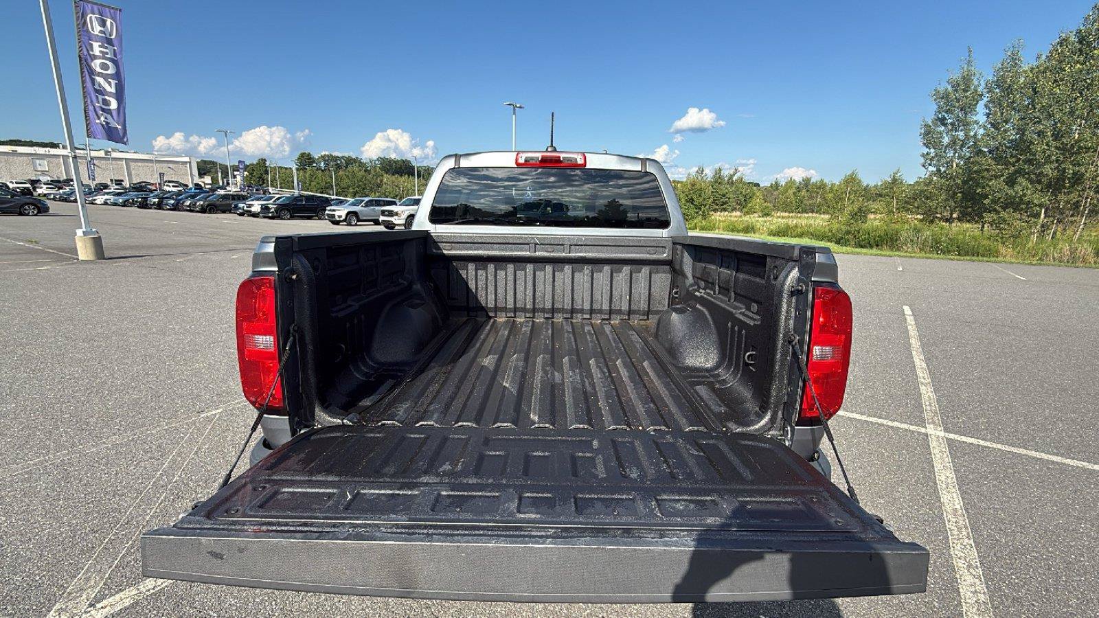 Used 2021 Chevrolet Colorado W/T w/ WT Convenience Package AWD/4WD image 22