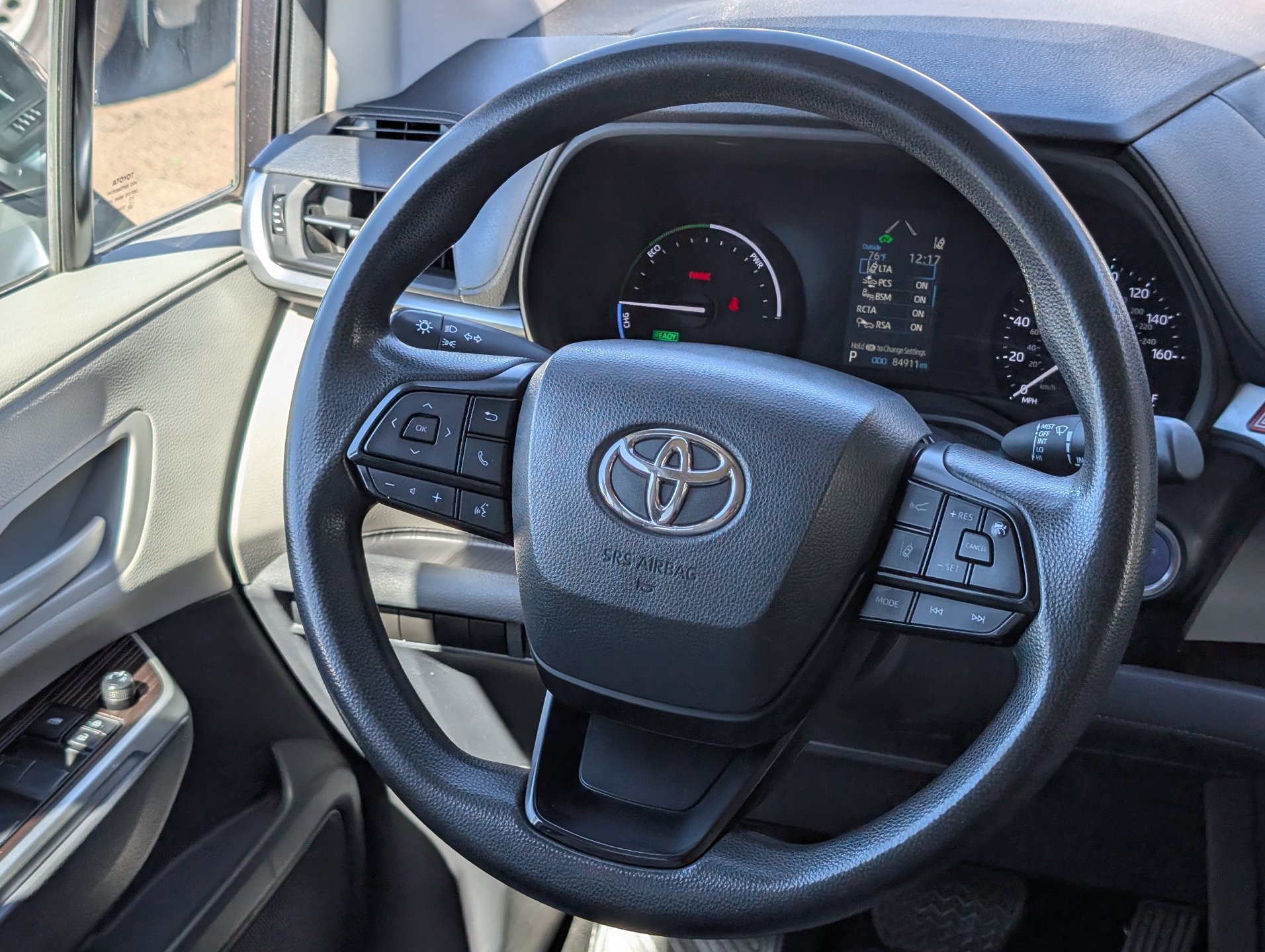 Used 2023 Toyota Sienna LE w/ LE Plus Package FWD image 15