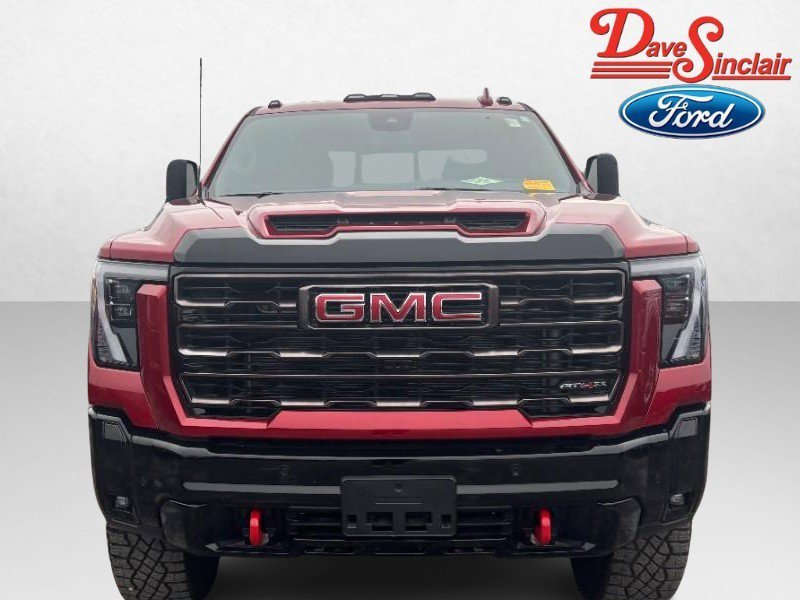 Used 2025 GMC Sierra 2500 AT4X image 2