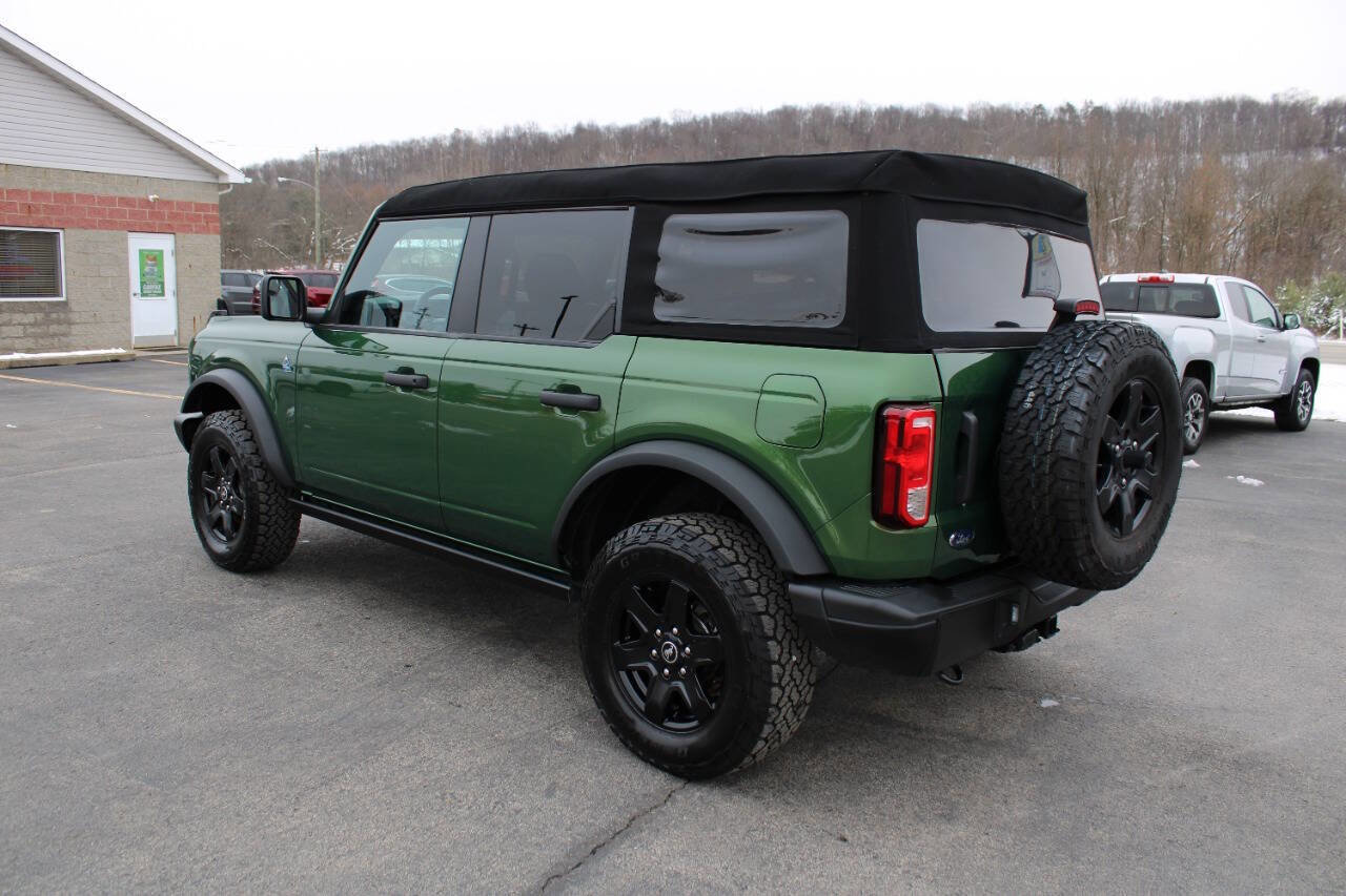 Used 2024 Ford Bronco Black Diamond image 3