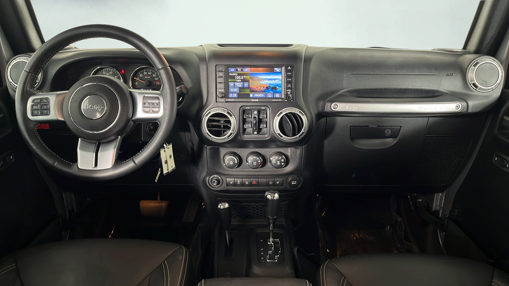 Used 2016 Jeep Wrangler Unlimited Rubicon AWD/4WD image 17