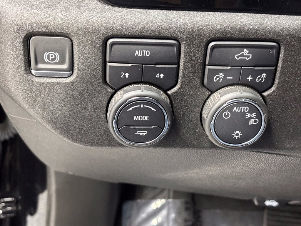 Used 2024 Chevrolet Silverado 1500 LT AWD/4WD image 29