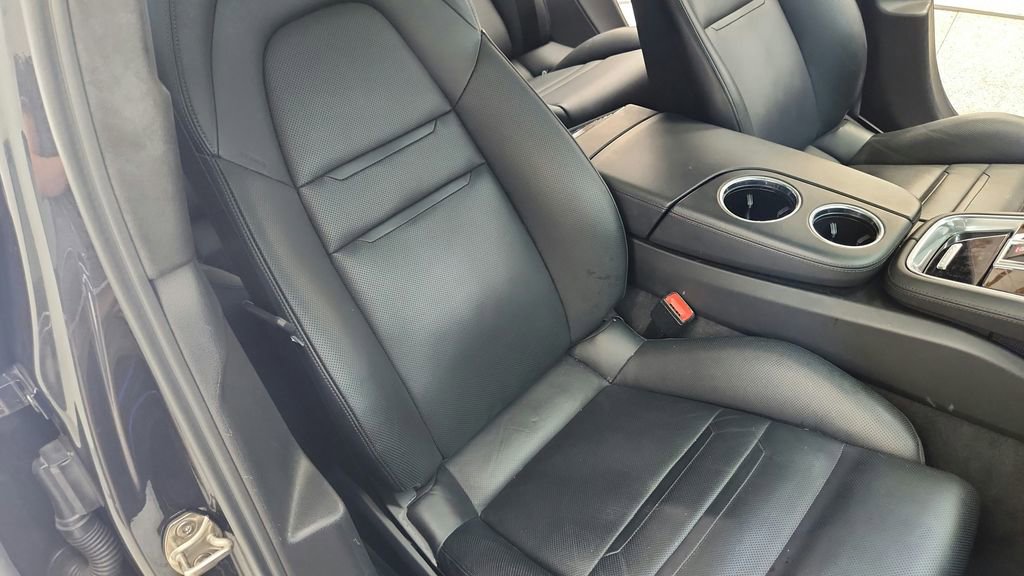 Used 2021 Porsche Panamera image 29