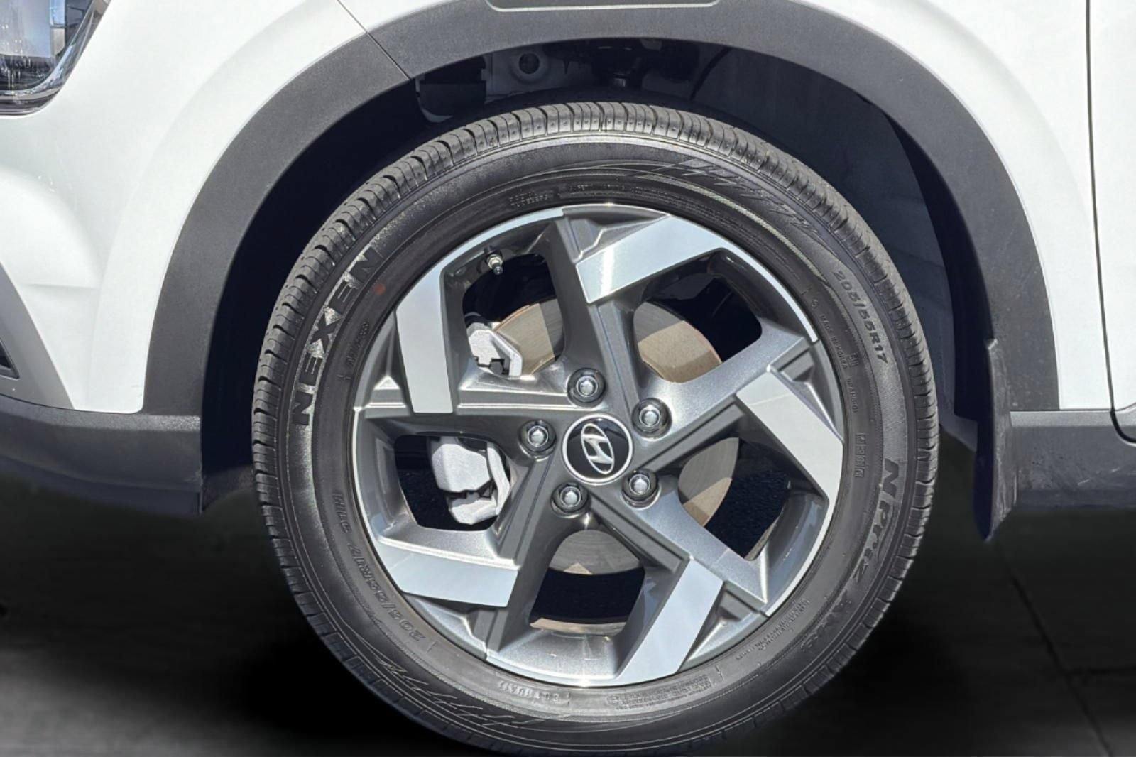 Certified 2026 Hyundai Venue SEL FWD image 28