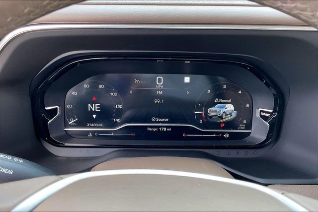 Used 2023 GMC Yukon Denali RWD image 10