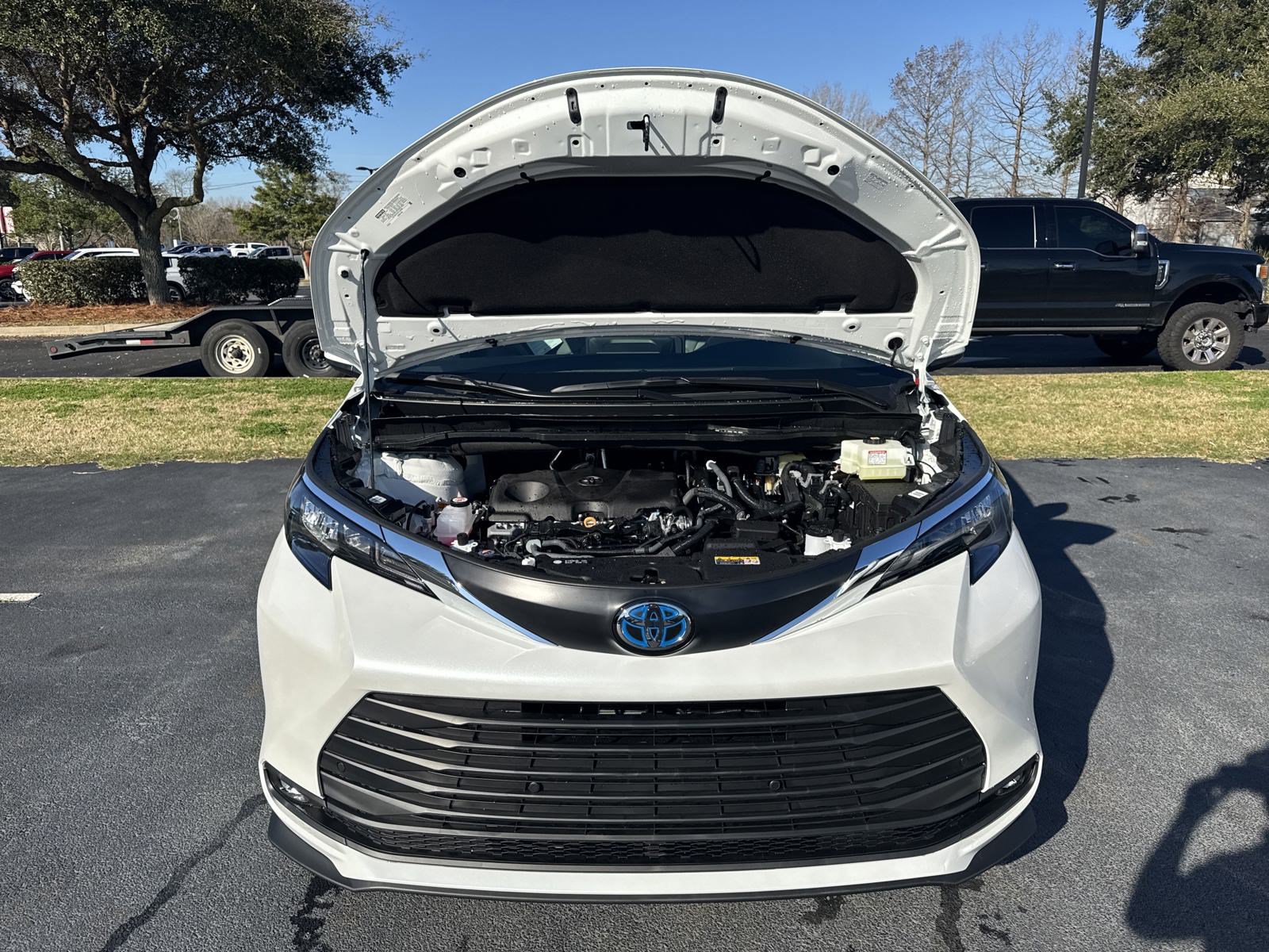 New 2025 Toyota Sienna XLE FWD image 41