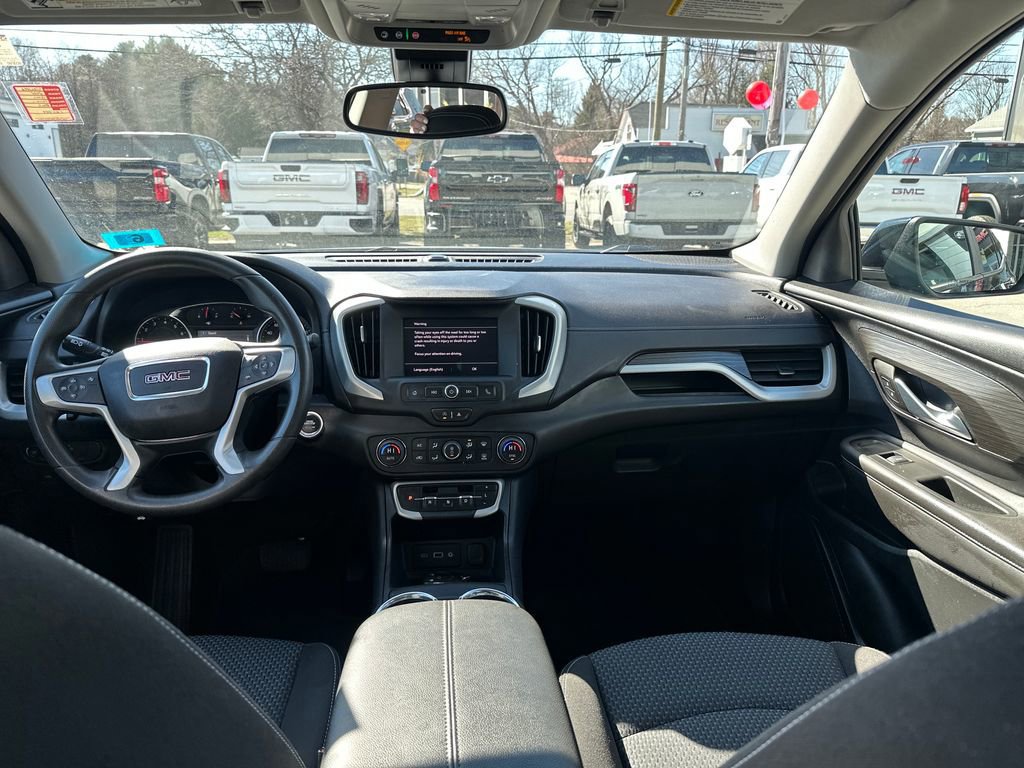 Used 2023 GMC Terrain SLE w/ Driver Convenience Package image 13