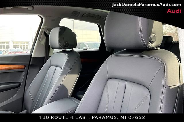 Used 2023 Audi Q5 2.0T Premium w/ Convenience Package image 17