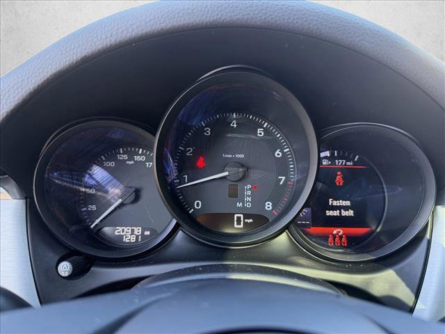 Used 2024 Porsche Macan AWD/4WD image 16